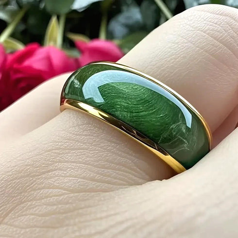 Men's 8mm Titanium Green Dyed Elder Wood Inlay Comfort-Fit Polished Wedding Band