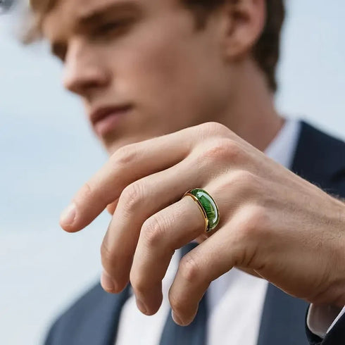 Men's 8mm Titanium Green Dyed Elder Wood Inlay Comfort-Fit Polished Wedding Band